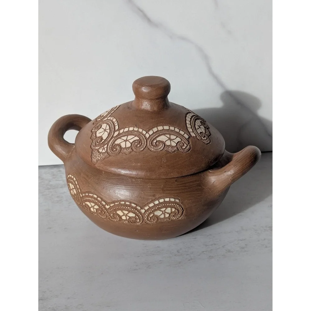 Vintage Raimundinha Brazilian Folk Pottery Lidded Clay Bean Pot